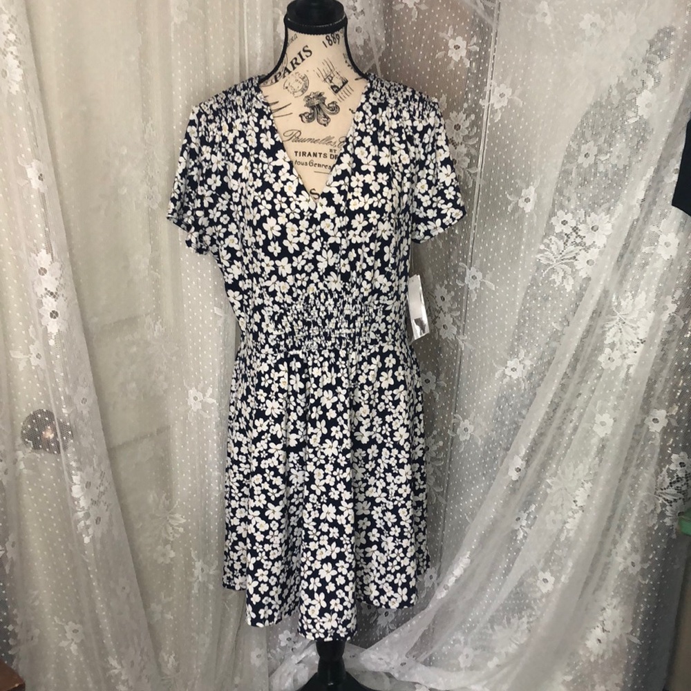 NWT B. Calm Navy, White, Yellow Short Sleeve Knee Length Floral Dress